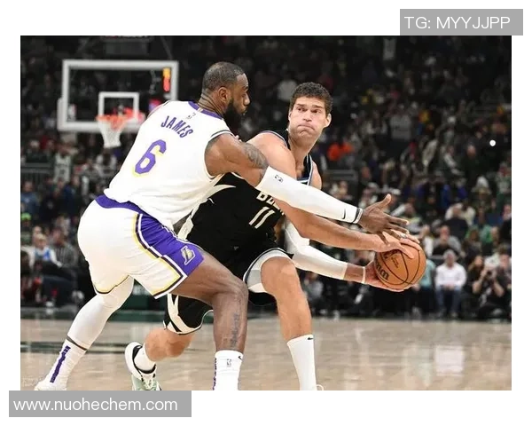 湖人对阵雄鹿精彩直播录像回顾及赛后分析全记录 湖人对阵雄鹿精彩直播录像回顾及赛后分析全记录